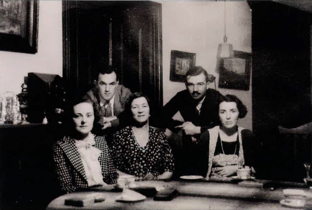 Family Photo of Edward (George) Knight, Jack Van Der Byl, Pauline Steel, Edith Warren (Granny) and Constance (Popperty) taken at Pendennis, Cape Town, South Africa in 1933